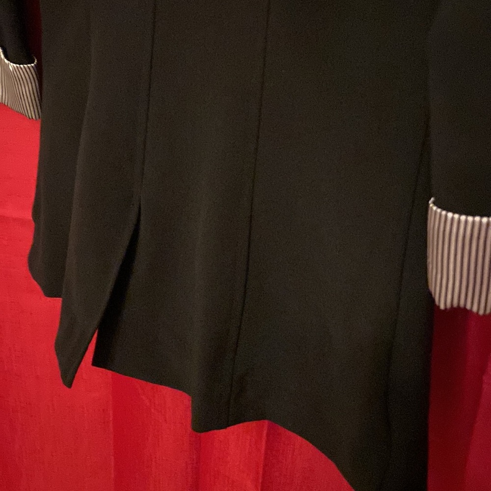 Donated IZ Byer Womens Blazer Striped Cuffs Single Button Size small (juniors) - Picture 8 of 12